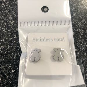 New earrings bear design